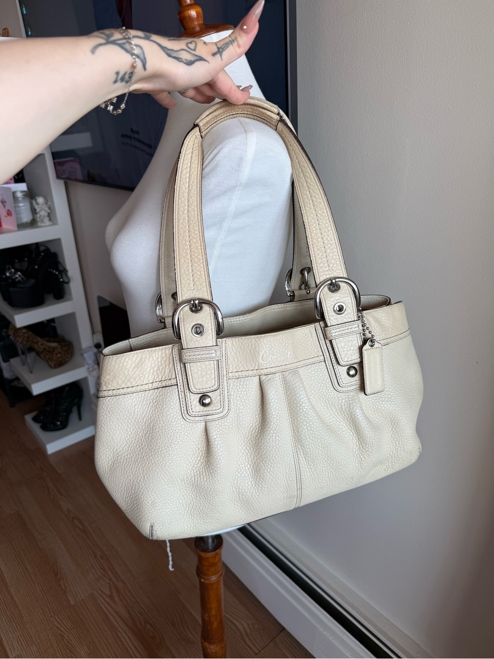Cream Coach Leather Shoulder Bag - Classic Women's Tote